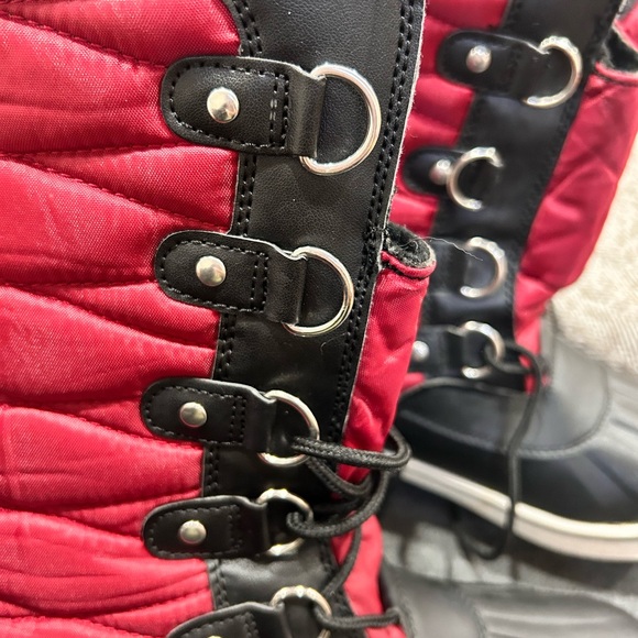 NWTO Canadiana Winter Boots size 10 Red Snow Boots - Picture 9 of 10